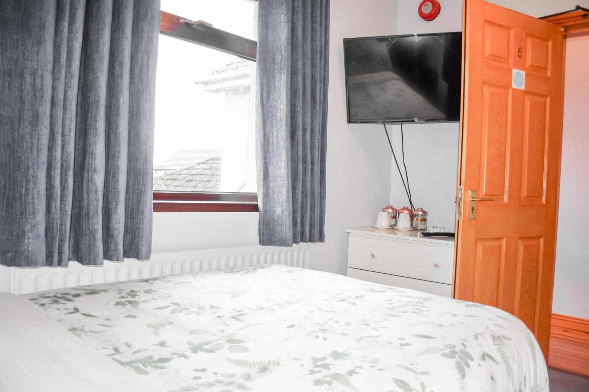 The Coach Inn Strabane Bagian luar foto