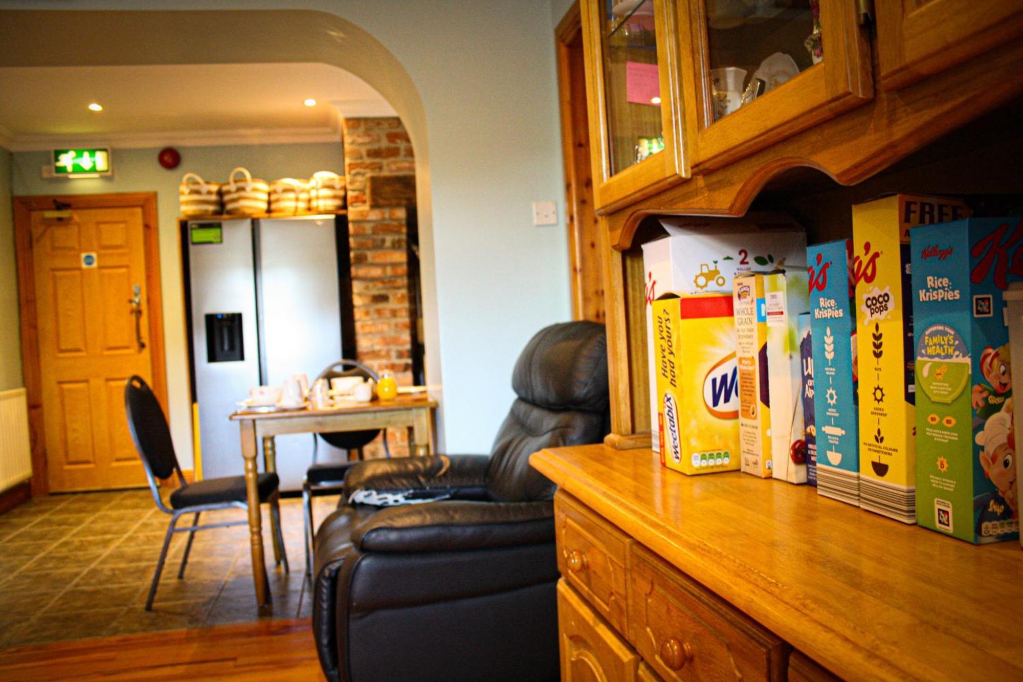 The Coach Inn Strabane Bagian luar foto
